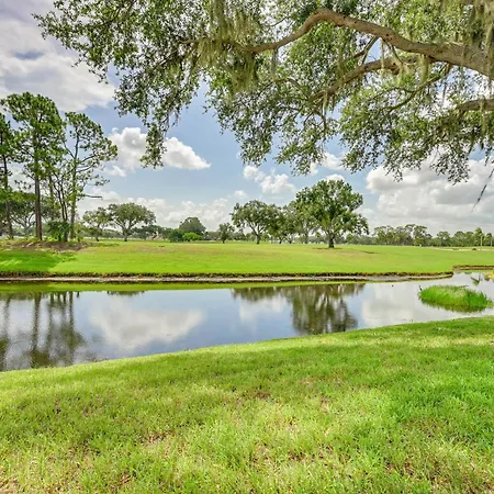 Sunny Sarasota Oasis With Private Screened Lanai